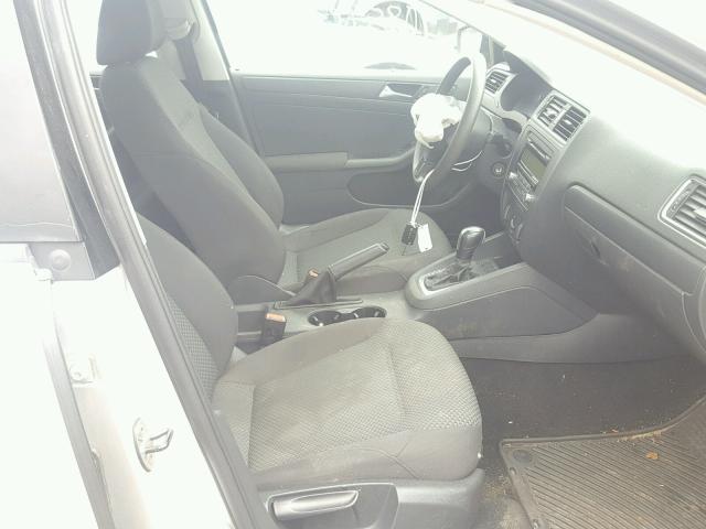 3VW2K7AJXBM389813 - 2011 VOLKSWAGEN JETTA BASE SILVER photo 5