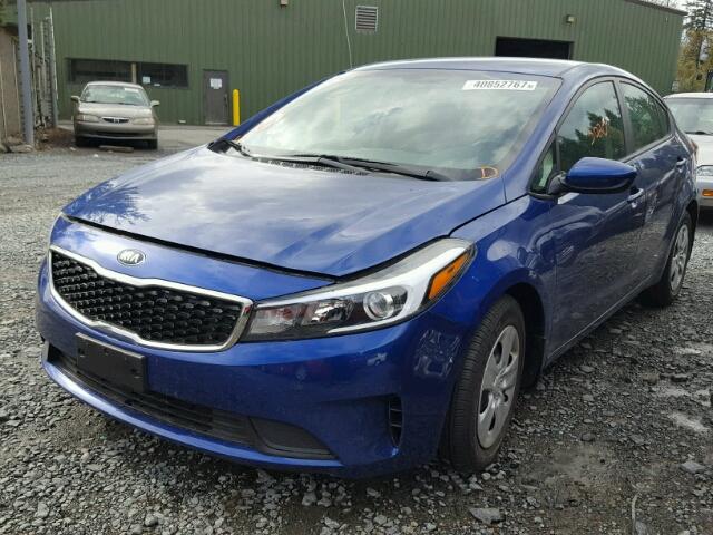 3KPFL4A78HE072961 - 2017 KIA FORTE LX BLUE photo 2