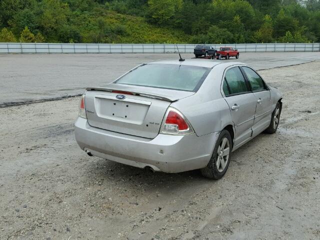 3FAHP07118R143912 - 2008 FORD FUSION SE SILVER photo 4