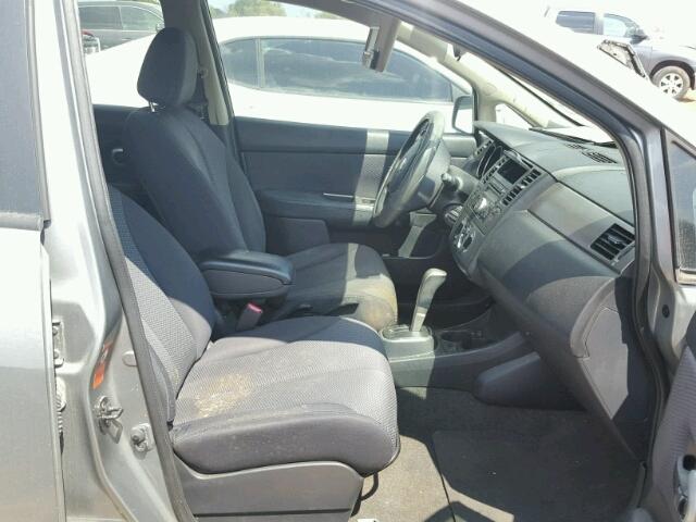 3N1BC13E57L451535 - 2007 NISSAN VERSA GRAY photo 5