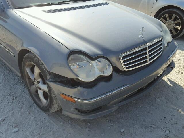 WDBRF40J55F683449 - 2005 MERCEDES-BENZ C230K BLUE photo 9