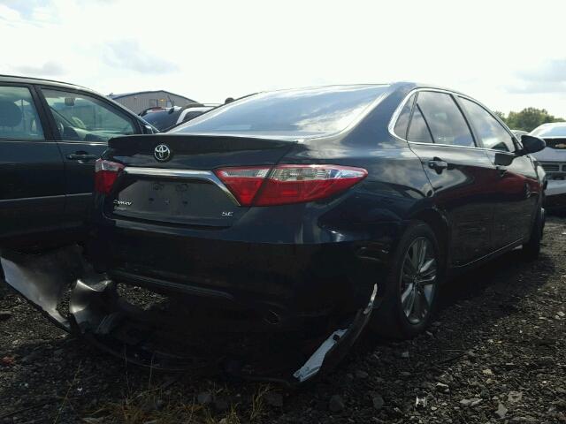 4T1BF1FK9HU389579 - 2017 TOYOTA CAMRY LE Schwarz Foto 4