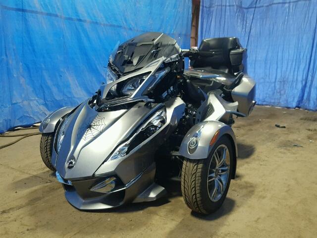 2BXJBWC14BV000766 - 2011 CAN-AM SPYDER ROA SILVER photo 2