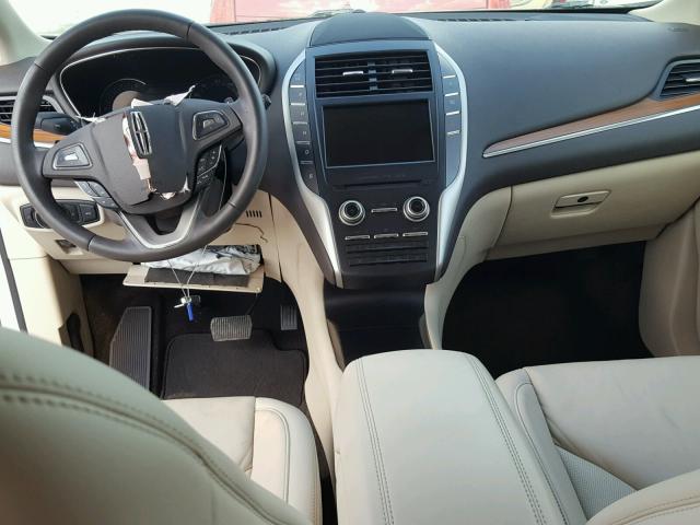 5LMCJ2C95HUL31038 - 2017 LINCOLN MKC SELECT WHITE photo 9