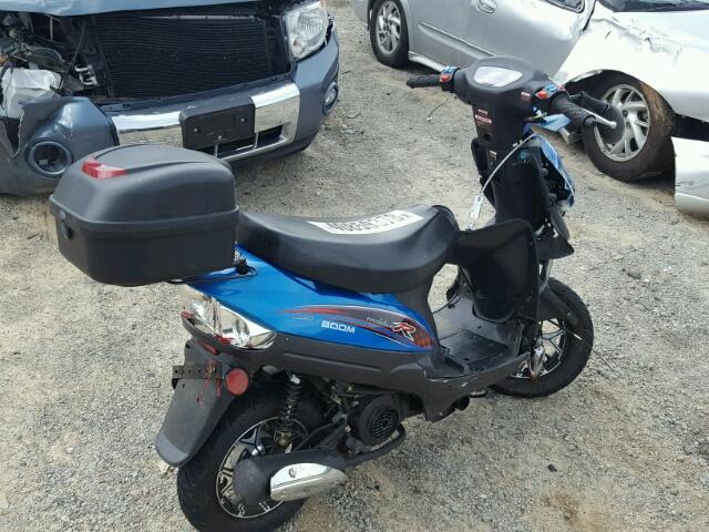 L2BB9NCC8HB108104 - 2017 REVO SCOOTER BLUE photo 4