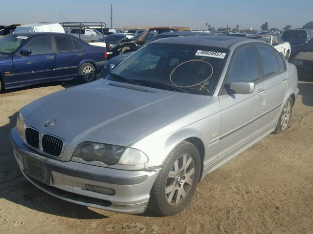 WBAAM3339YCA86807 - 2000 BMW 323 I SILVER photo 2