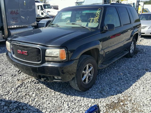 1GKEK63R0YR206010 - 2000 GMC DENALI BLACK photo 2