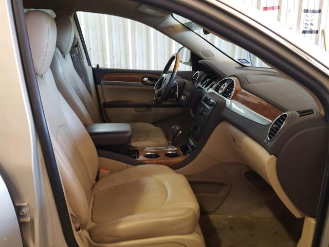 5GAKRCEDXCJ287309 - 2012 BUICK ENCLAVE TAN photo 5