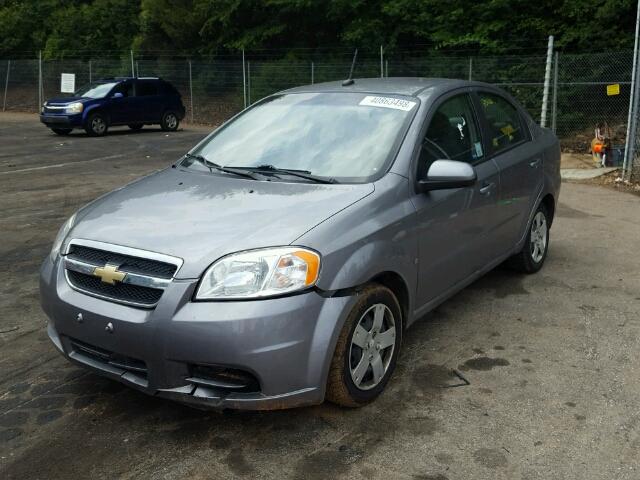 KL1TD56E49B394080 - 2009 CHEVROLET AVEO LS GRAY photo 2