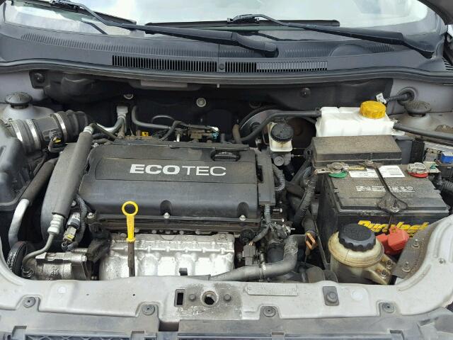 KL1TD56E49B394080 - 2009 CHEVROLET AVEO LS GRAY photo 7