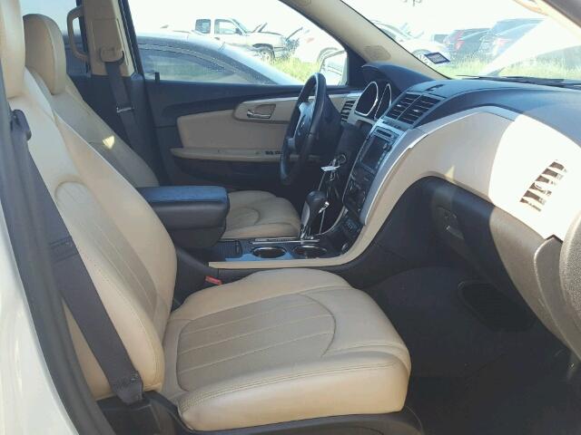 1GNKRLED6CJ385095 - 2012 CHEVROLET TRAVERSE WHITE photo 5