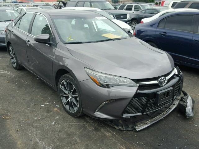 4T1BK1FK2FU555109 - 2015 TOYOTA CAMRY XSE GRAY photo 1