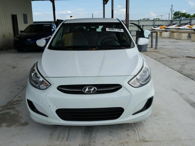 KMHCT5AE7GU242407 - 2016 HYUNDAI ACCENT SE WHITE photo 10