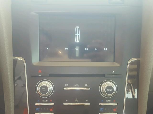 5LMJJ2HT8HEL01229 - 2017 LINCOLN NAVIGATOR Weiß Foto 9