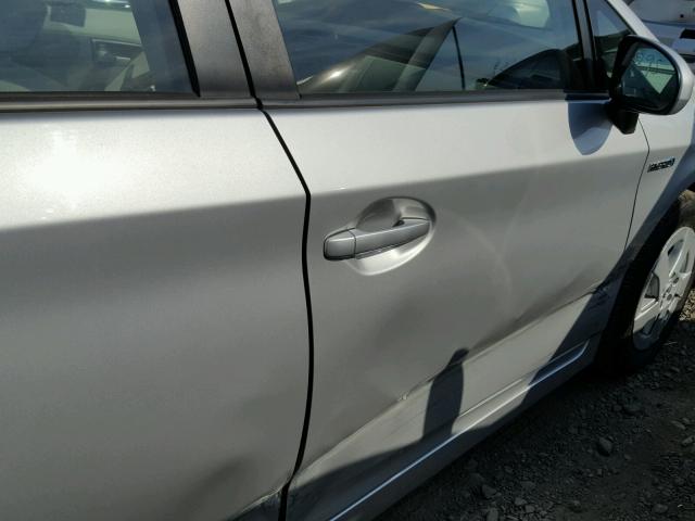 JTDKN3DU5A0188332 - 2010 TOYOTA PRIUS 银色 照片 9