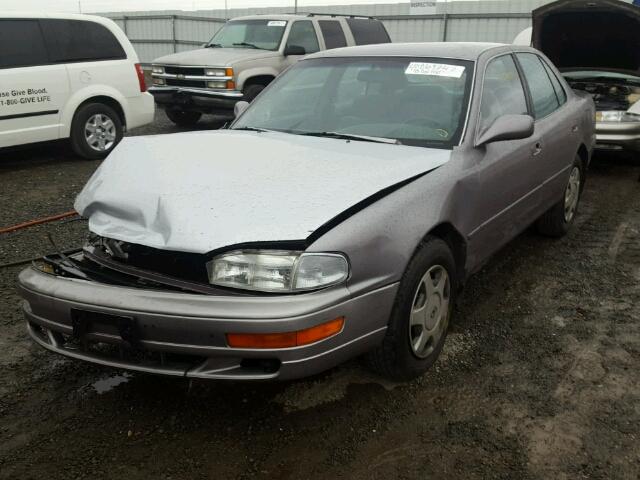 4T1VK12EXPU092151 - 1993 TOYOTA CAMRY GRAY photo 2