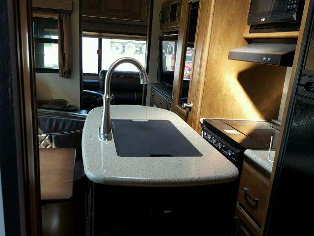 573TR3725G3307158 - 2016 GRAN REFLECTION TAN photo 8