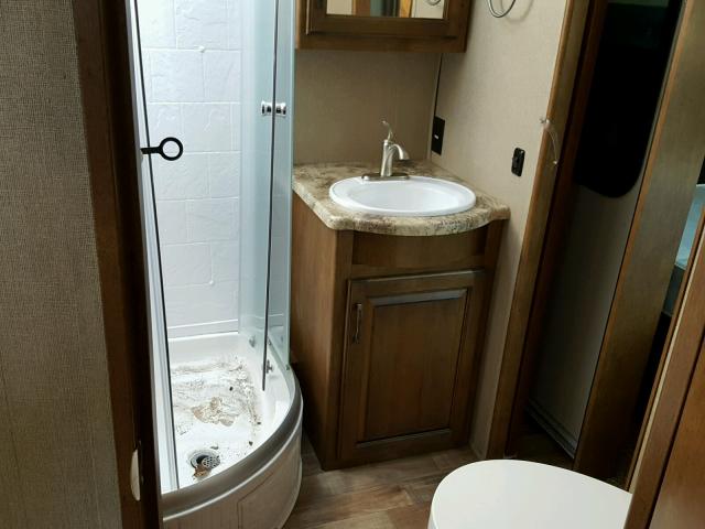 573TR3725G3307158 - 2016 GRAN REFLECTION TAN photo 9