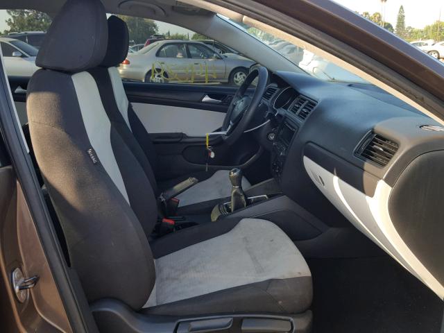 3VW1K7AJ0FM211152 - 2015 VOLKSWAGEN JETTA BASE 棕色 照片 5