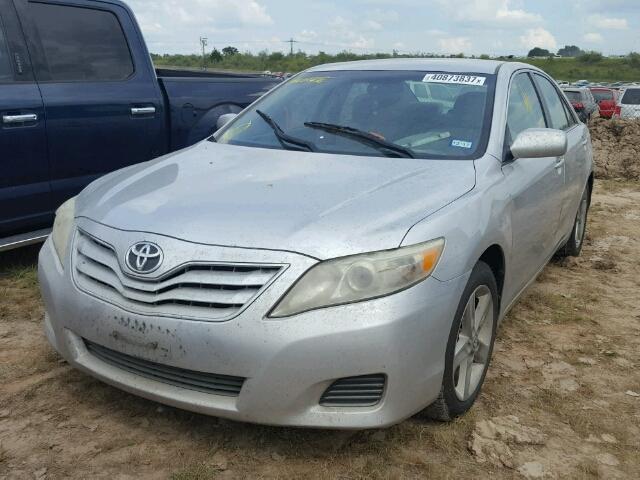 4T1BF3EK2BU610749 - 2011 TOYOTA CAMRY BASE SILVER photo 2