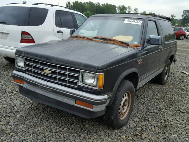 1G8CT18B2F0107117 - 1985 CHEVROLET BLAZER S10 BLACK photo 2