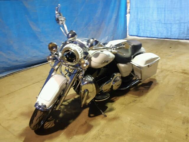1HD1FRM17CB683316 - 2012 HARLEY-DAVIDSON FLHRC ROAD WHITE photo 2