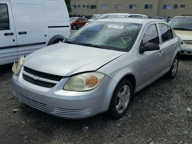 1G1AK52F957559521 - 2005 CHEVROLET COBALT SILVER photo 2