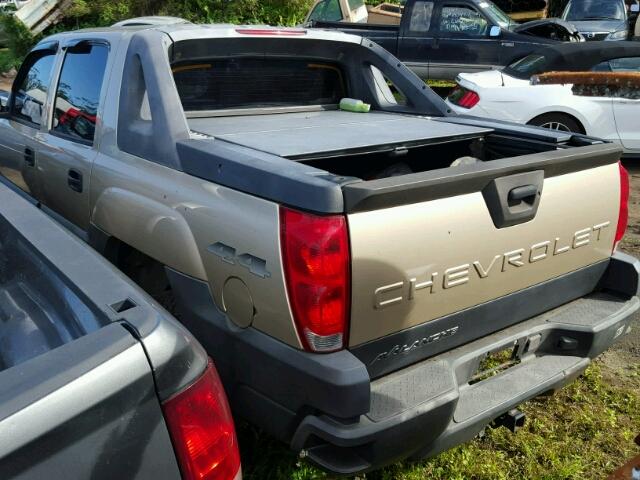 3GNEK12Z95G195849 - 2005 CHEVROLET AVALANCHE GOLD photo 3