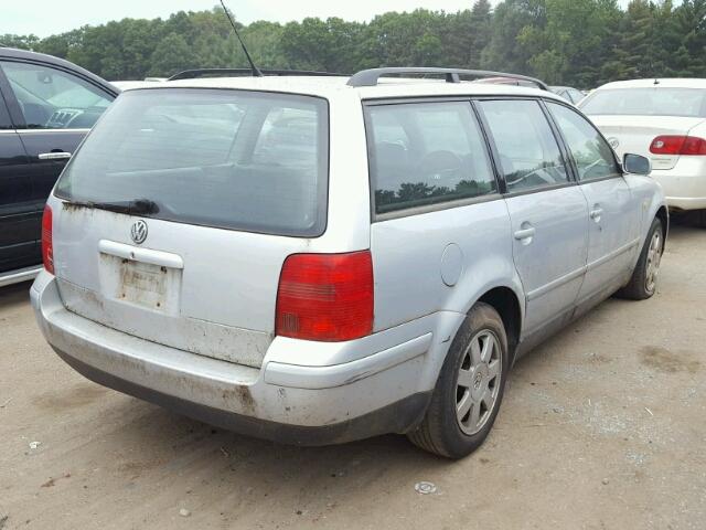 WVWNA63B8XE295428 - 1999 VOLKSWAGEN PASSAT SILVER photo 4