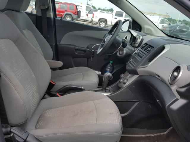 1G1JA5SH4G4110434 - 2016 CHEVROLET SONIC LS GRAY photo 5