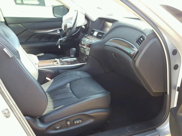 JN1BY1AP4CM331750 - 2012 INFINITI M SILVER photo 5