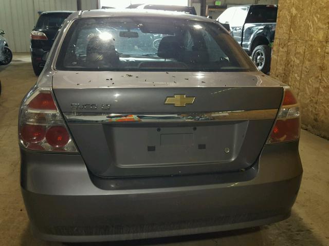 KL1TD56E69B603934 - 2009 CHEVROLET AVEO LS GRAY photo 9