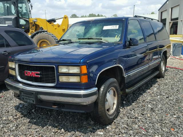 3GKFK16R8VG525248 - 1997 GMC SUBURBAN K BLUE photo 2