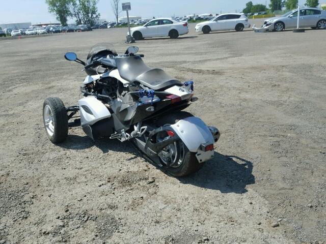 2BXJAWA1X8V001869 - 2008 CAN-AM SPYDER ROA SILVER photo 3