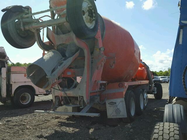 1M2P267C1VM031622 - 1997 MACK 600 RD600 ORANGE photo 4