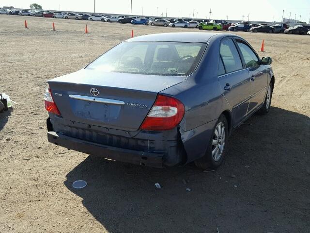 JTDBE30K220104232 - 2002 TOYOTA CAMRY LE BLUE photo 4