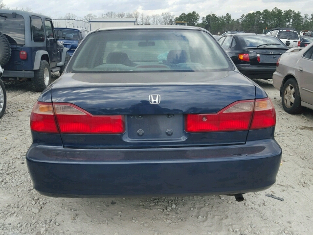 1HGCG5645YA025418 - 2000 HONDA ACCORD LX BLUE photo 10