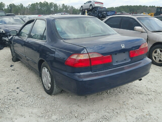 1HGCG5645YA025418 - 2000 HONDA ACCORD LX BLUE photo 3