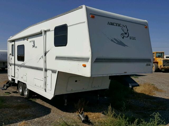 4N15N242320115226 - 2002 ARCT FOX CAMPER WHITE photo 1