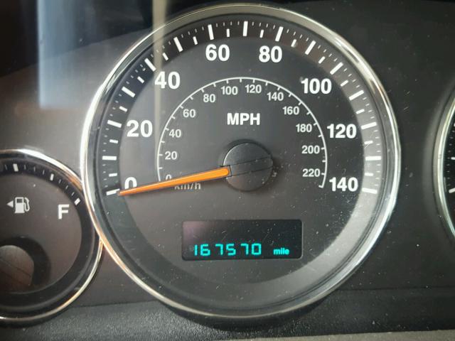 1J8HG48K17C621616 - 2007 JEEP COMMANDER BLACK photo 8