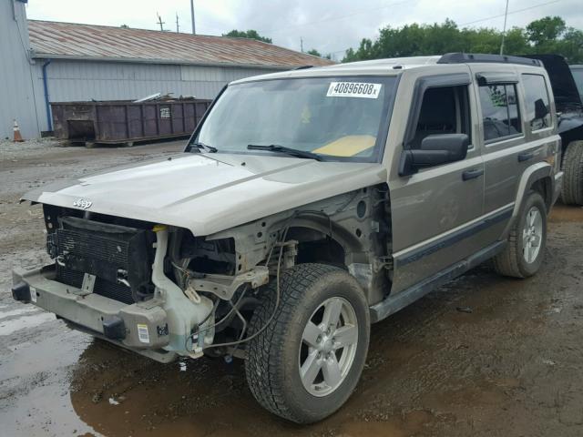 1J8HG48N66C104725 - 2006 JEEP COMMANDER TAN photo 2
