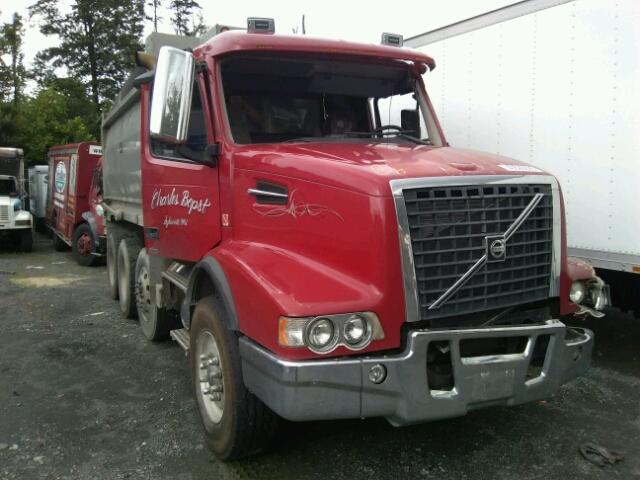 4V5K99GH47N454103 - 2007 VOLVO VHD RED photo 1