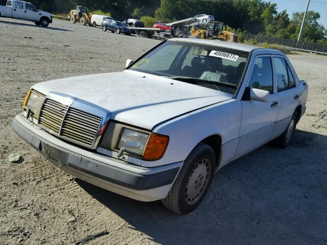 WDBEA30D4LB134427 - 1990 MERCEDES-BENZ 300 E WHITE photo 2