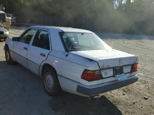 WDBEA30D4LB134427 - 1990 MERCEDES-BENZ 300 E WHITE photo 3