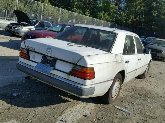 WDBEA30D4LB134427 - 1990 MERCEDES-BENZ 300 E WHITE photo 4