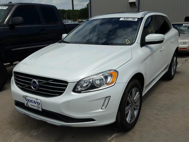 YV440MDU9H2023103 - 2017 VOLVO XC60 T5 WHITE photo 2