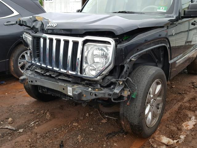 1J8GN58KX8W255646 - 2008 JEEP LIBERTY LI BLACK photo 9