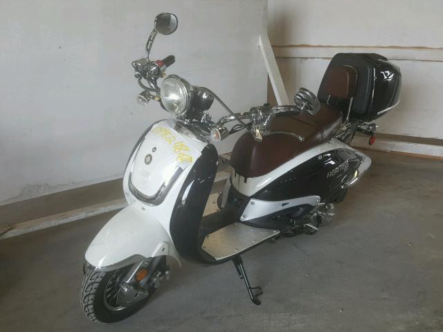 L5YTCKPA9D1127773 - 2013 ZHNG SCOOTER WHITE photo 2