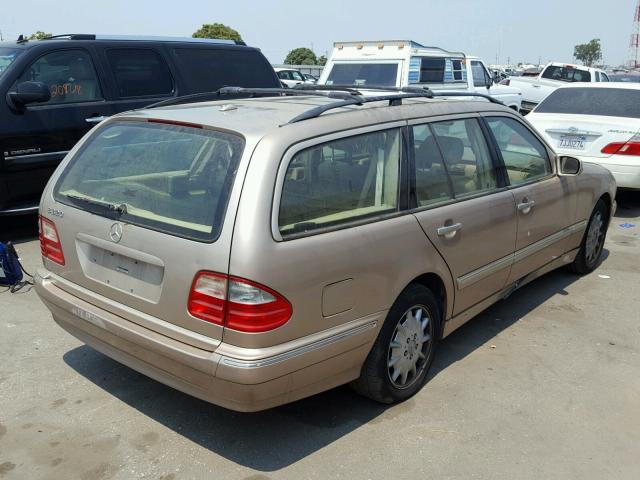 WDBJH65J0YB132675 - 2000 MERCEDES-BENZ E 320 GOLD photo 4