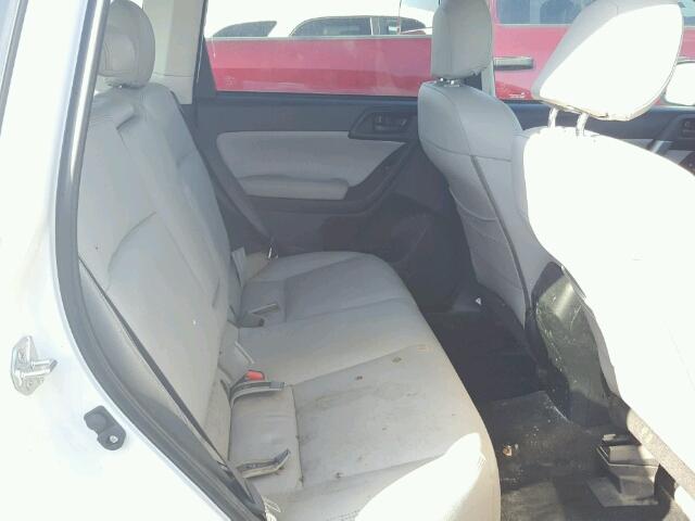 JF2SJADC6HH403527 - 2017 SUBARU FORESTER 2 WHITE photo 6